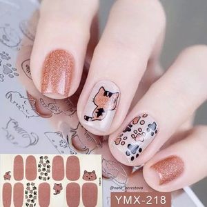 Kitty Nail Strips Manicure